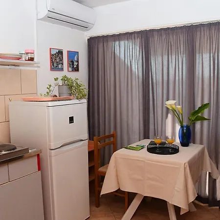 Apartmani Kardum Brodarica Guest house *