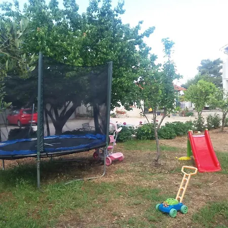 Apartmani Kardum Brodarica 3*