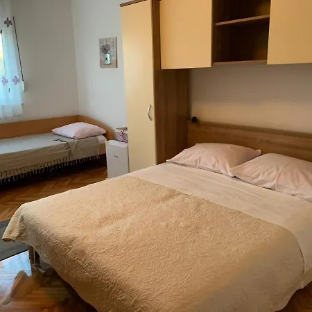 Kardum Brodarica * Brodarica (Sibenik-Knin)