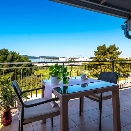 Apartmani Kardum Brodarica Guest house *