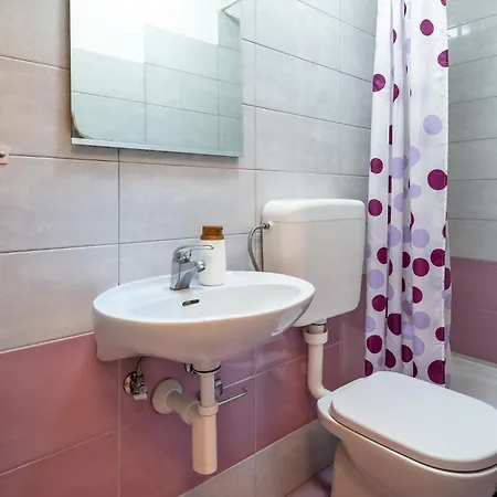 Guest house Apartmani Kardum Brodarica