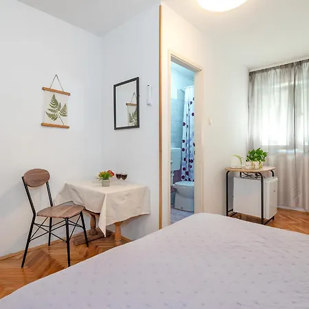 Apartmani Kardum Brodarica Guest house *