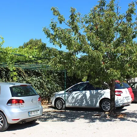Guest house Apartmani Kardum Brodarica
