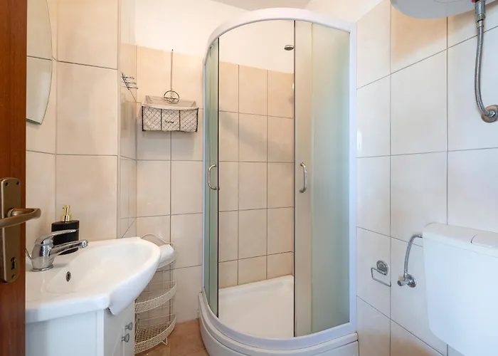 Guest house Apartmani Kardum Brodarica 3*