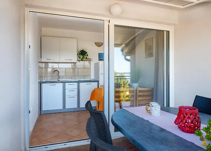 Guest house Apartmani Kardum Brodarica 3*