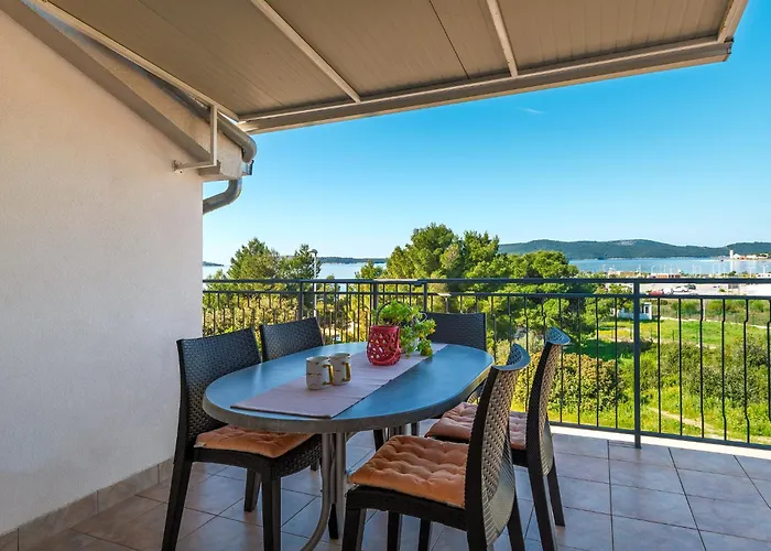 Apartmani Kardum Brodarica 3*