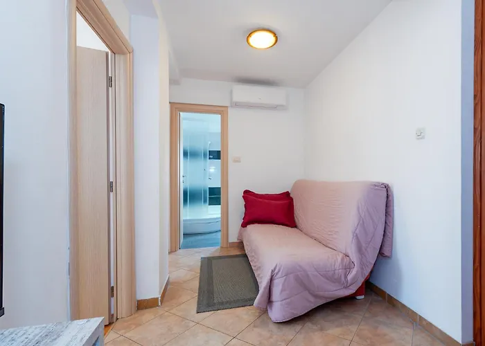 Apartmani Kardum Brodarica 3*