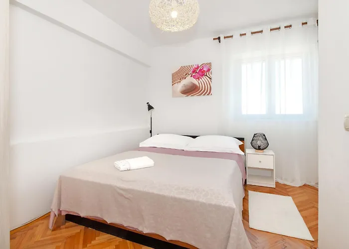 Apartmani Kardum Brodarica Guest house 3*