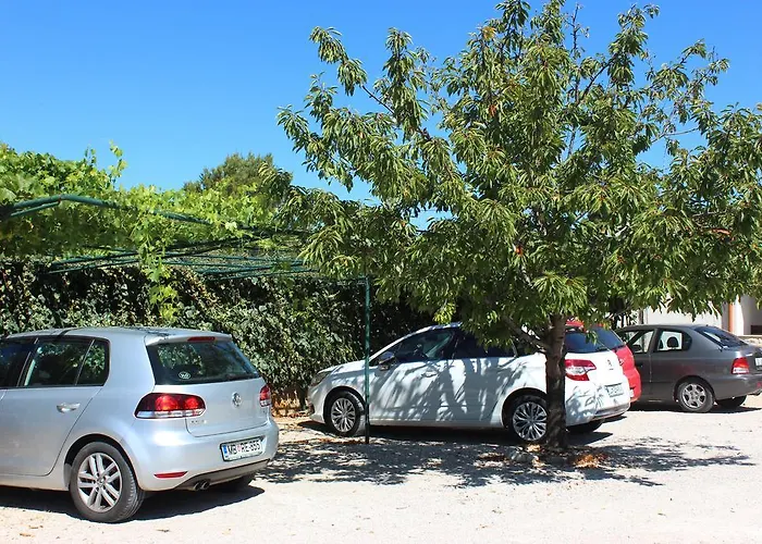 Guest house Apartmani Kardum Brodarica